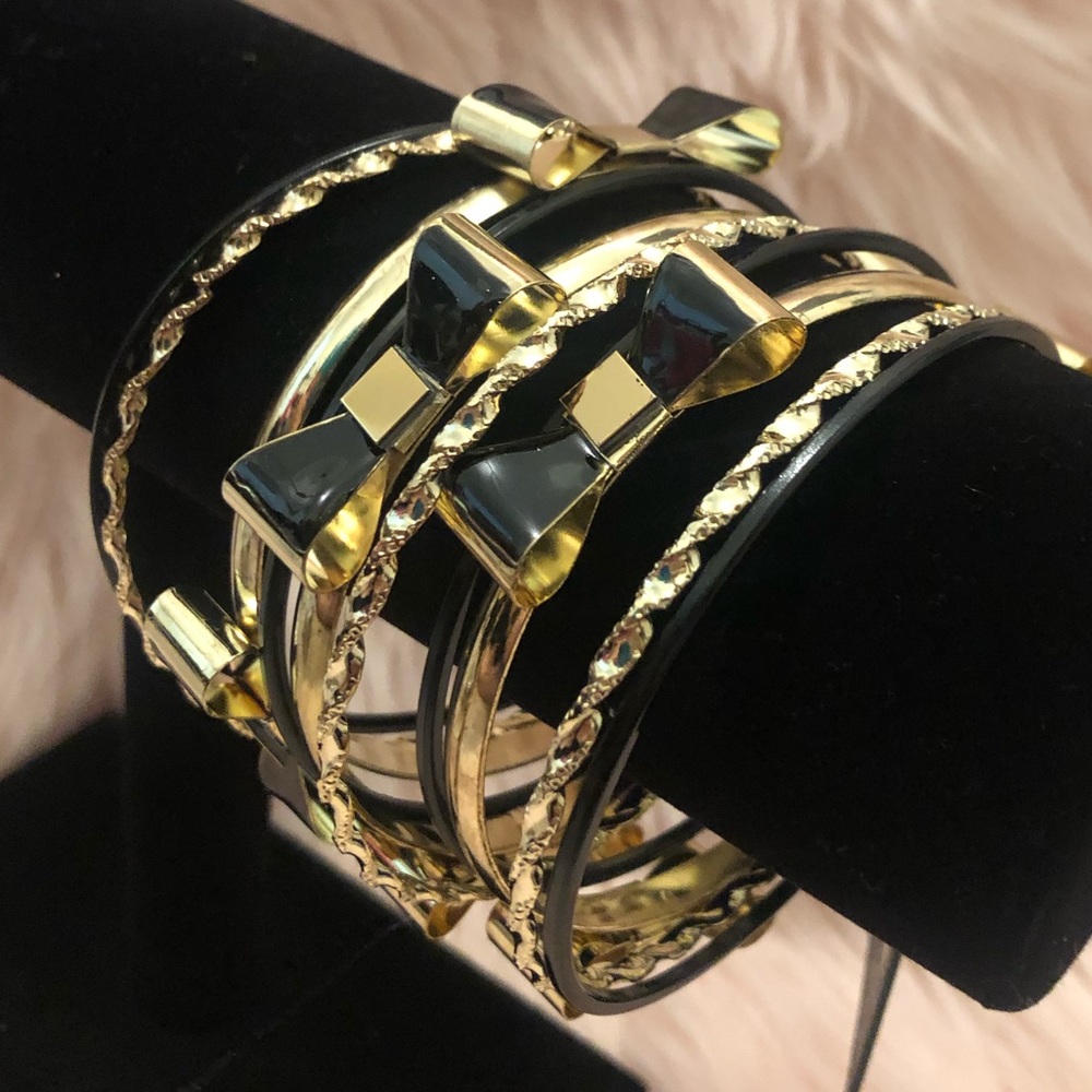 4 sets of bangle bracelets